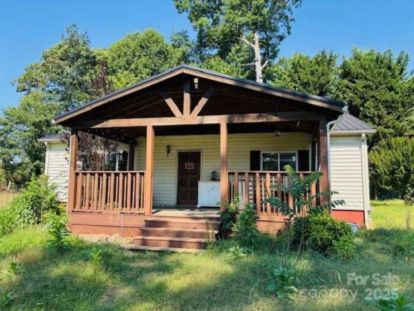 198 Morningside Drive, Ellenboro, NC 28040.  MLS# CAR4278338, YatesRealty ID 11985. 