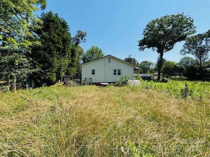 198 Morningside Drive, Ellenboro, NC 28040.  MLS# CAR4278338, YatesRealty ID 11985. 