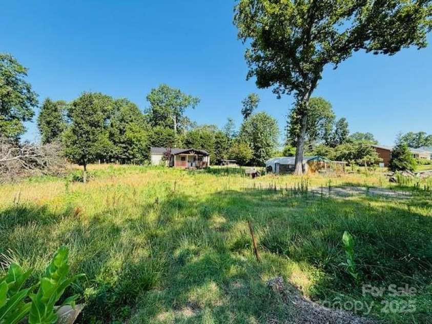 198 Morningside Drive, Ellenboro, NC 28040.  MLS# CAR4278338, YatesRealty ID 11985. 