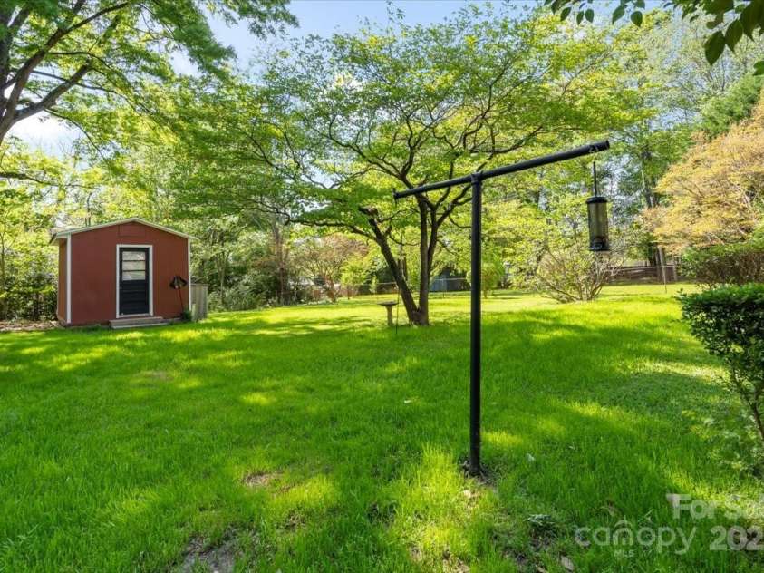 2721 Albany Lane, Charlotte, NC 28205.  MLS# CAR4245980, YatesRealty ID 11985. Back Yard
