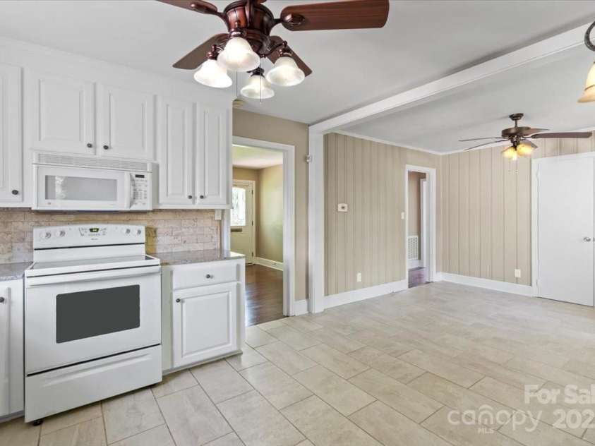 2721 Albany Lane, Charlotte, NC 28205.  MLS# CAR4245980, YatesRealty ID 11985. Kitchen