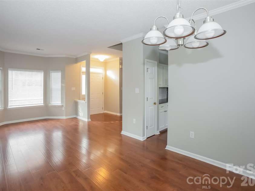 7300 Reynard Lane, Charlotte, NC 28215.  MLS# CAR4356634, YatesRealty ID 11987. 