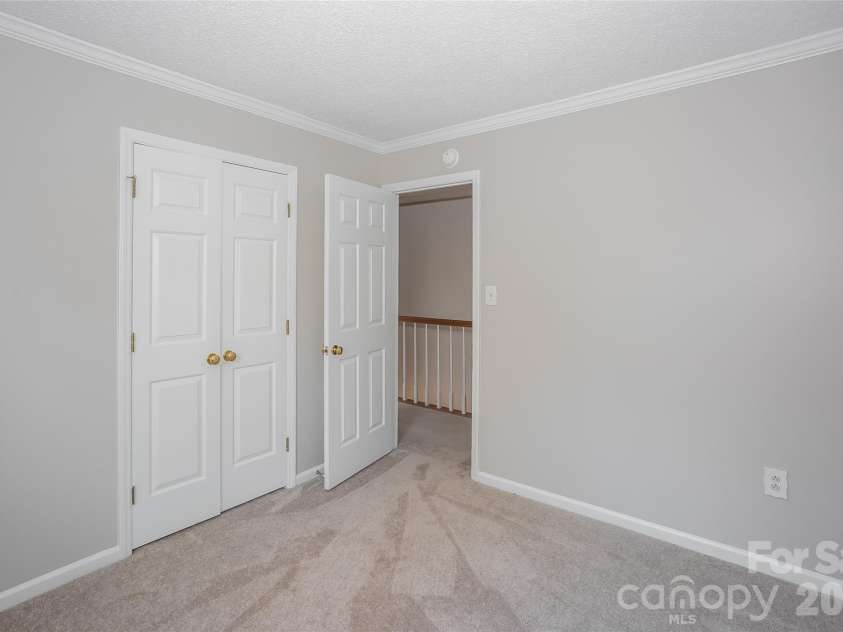 7300 Reynard Lane, Charlotte, NC 28215.  MLS# CAR4356634, YatesRealty ID 11987. 