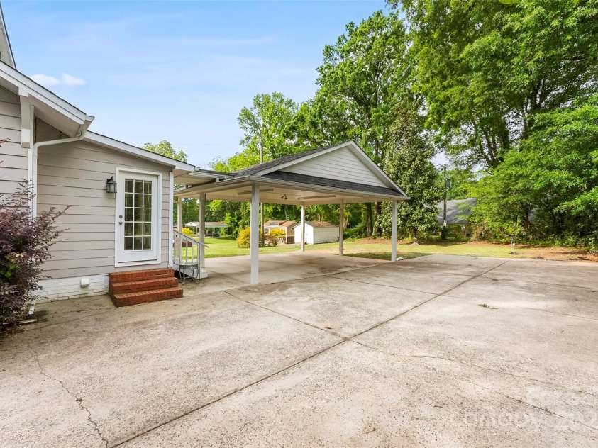 204 Elm Street, Cherryville, NC 28021.  MLS# CAR4257163, YatesRealty ID 11989. 