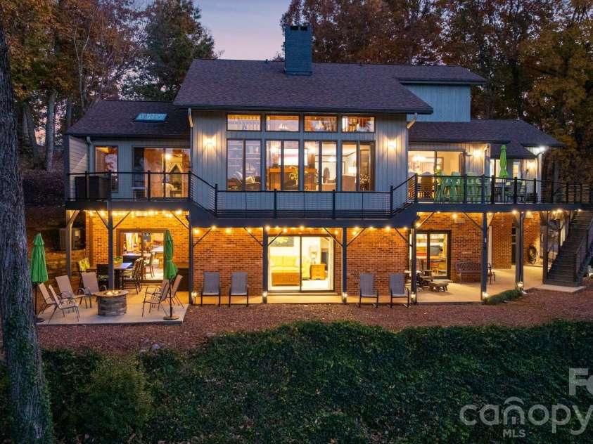 598 Mountain Shore Drive, Denton, NC 27239.  MLS# CAR4321373, YatesRealty ID 11989. 