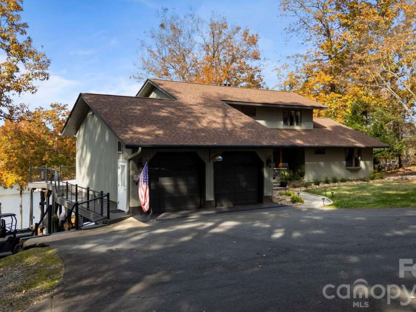 598 Mountain Shore Drive, Denton, NC 27239.  MLS# CAR4321373, YatesRealty ID 11989. 