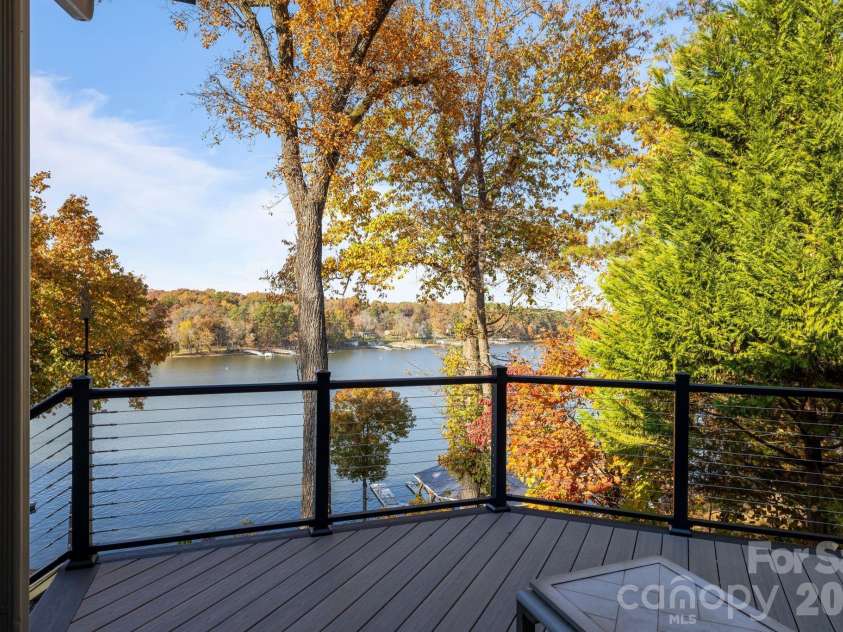 598 Mountain Shore Drive, Denton, NC 27239.  MLS# CAR4321373, YatesRealty ID 11989. 