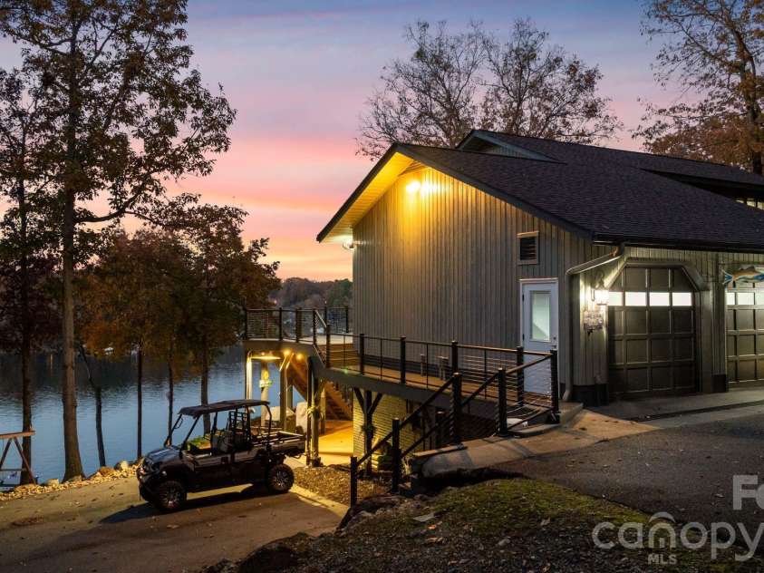 598 Mountain Shore Drive, Denton, NC 27239.  MLS# CAR4321373, YatesRealty ID 11989. 