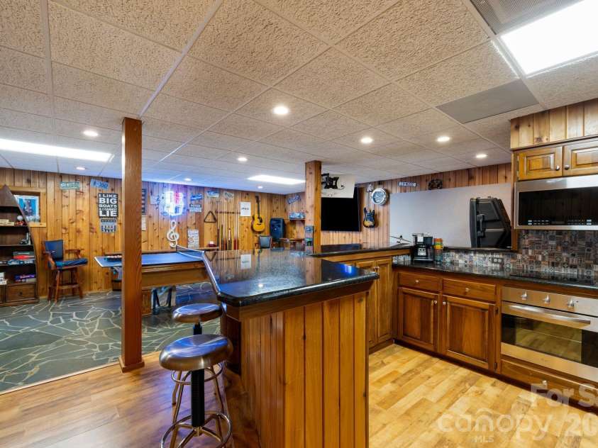 598 Mountain Shore Drive, Denton, NC 27239.  MLS# CAR4321373, YatesRealty ID 11989. 