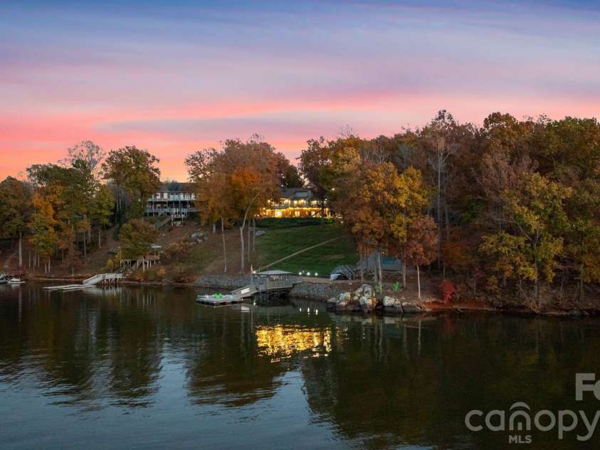 598 Mountain Shore Drive, Denton, NC 27239.  MLS# CAR4321373, YatesRealty ID 11989. 