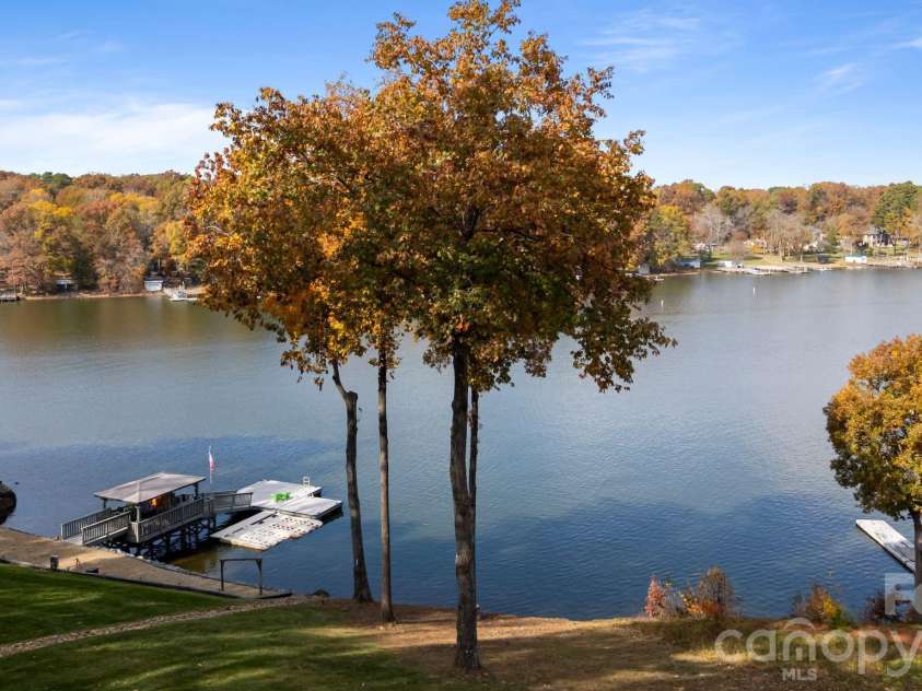 598 Mountain Shore Drive, Denton, NC 27239.  MLS# CAR4321373, YatesRealty ID 11989. 