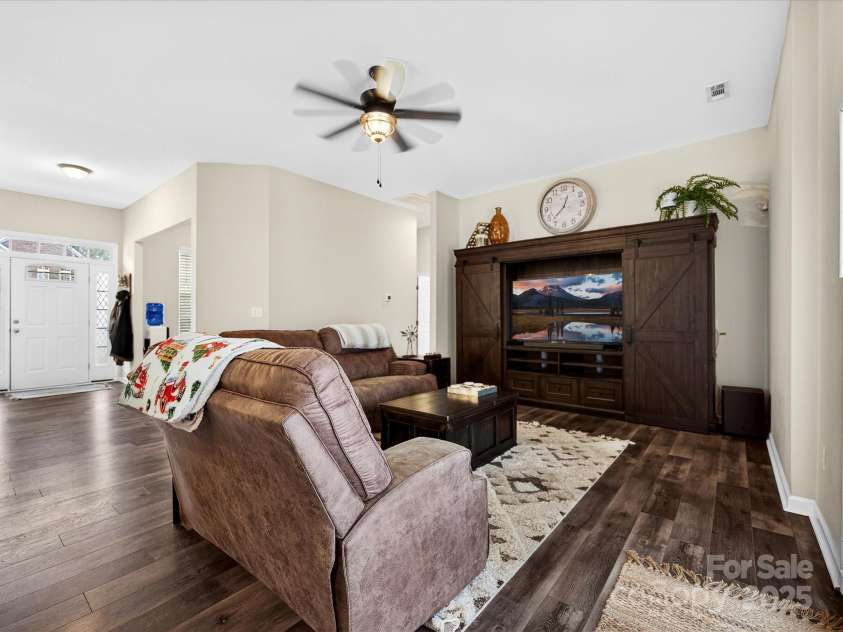 133 Ole Eastpointe Drive, York, SC 29745.  MLS# CAR4330526, YatesRealty ID 1199. 