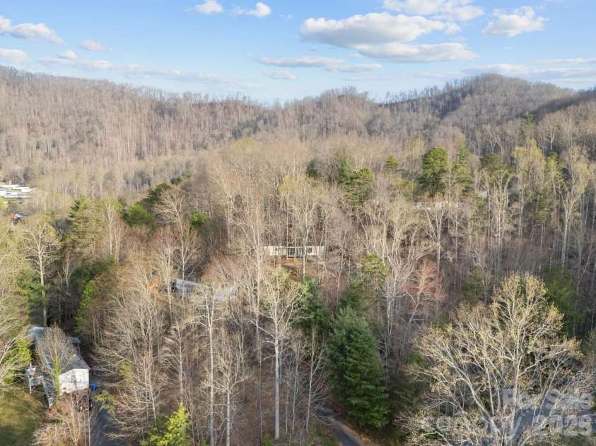 19 Kayce Drive, Candler, NC 28715.  MLS# CAR4365336, YatesRealty ID 11990. 