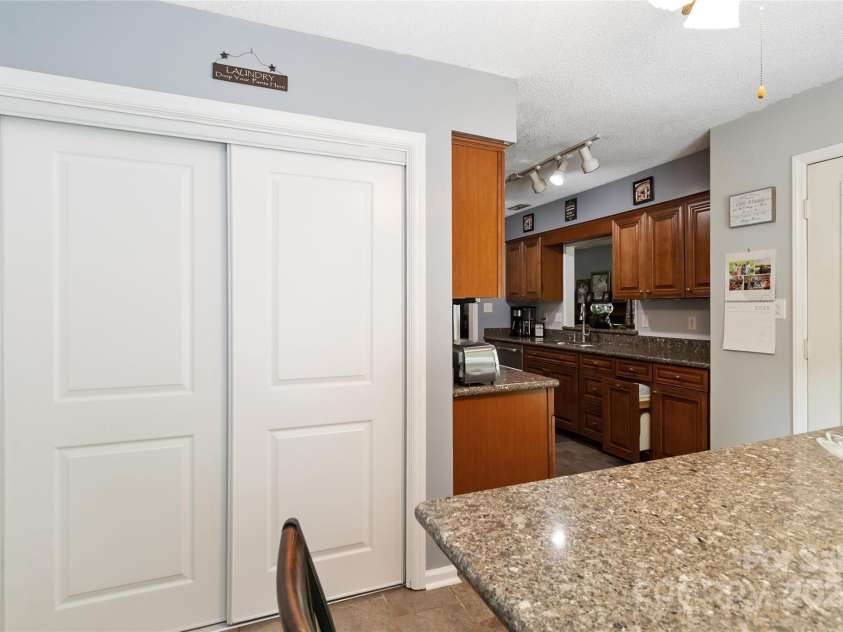 6736 Raeburn Lane, Charlotte, NC 28227.  MLS# CAR4307387, YatesRealty ID 11990. 