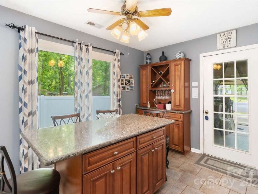 6736 Raeburn Lane, Charlotte, NC 28227.  MLS# CAR4307387, YatesRealty ID 11990. 
