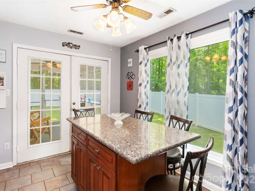 6736 Raeburn Lane, Charlotte, NC 28227.  MLS# CAR4307387, YatesRealty ID 11990. 