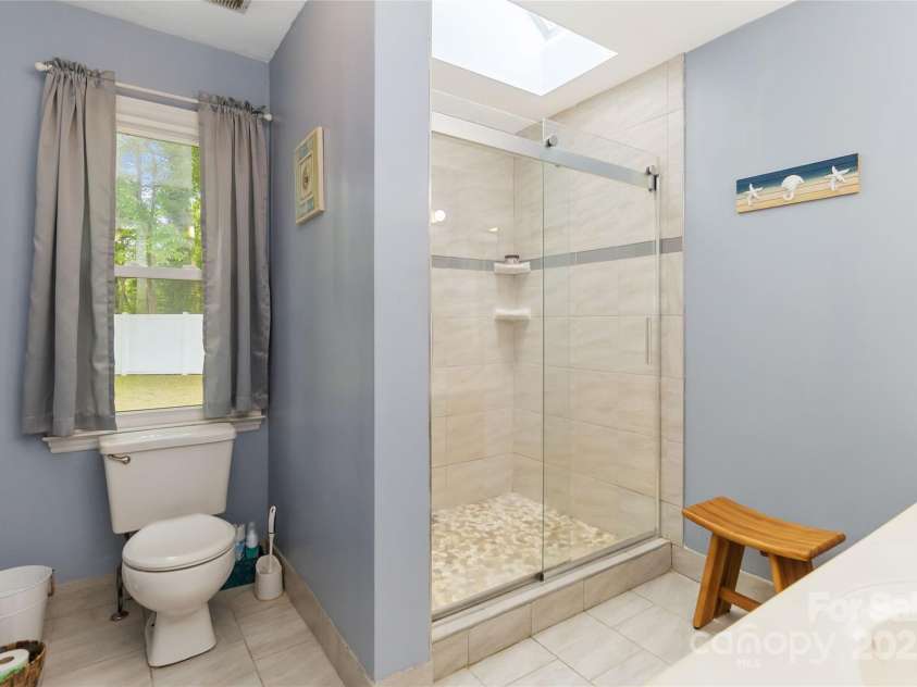 6736 Raeburn Lane, Charlotte, NC 28227.  MLS# CAR4307387, YatesRealty ID 11990. 