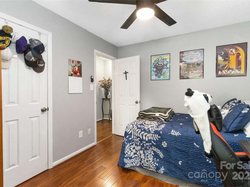 6736 Raeburn Lane, Charlotte, NC 28227.  MLS# CAR4307387, YatesRealty ID 11990. 