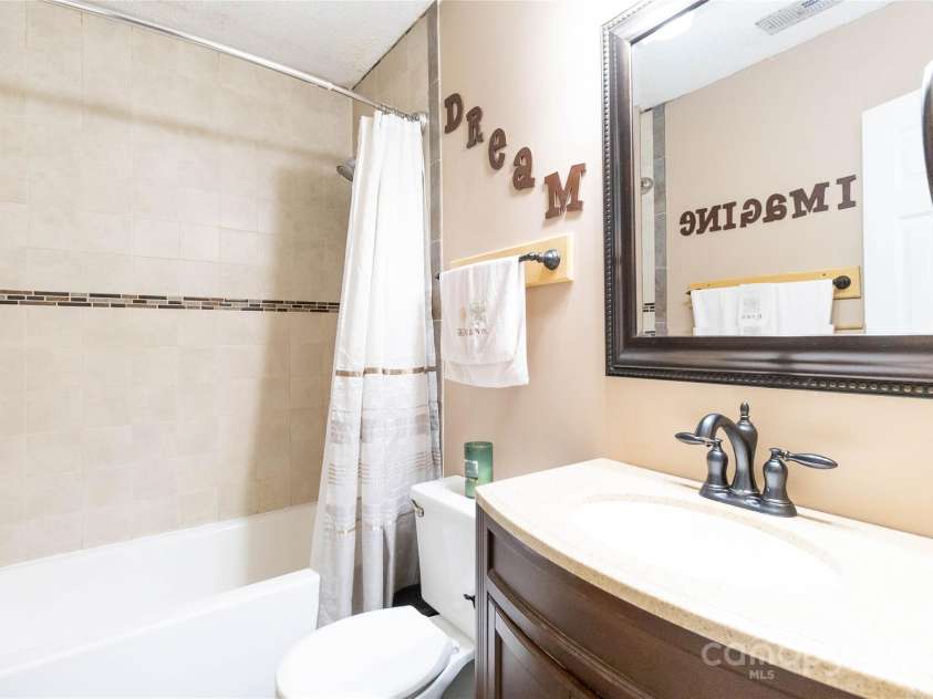 6736 Raeburn Lane, Charlotte, NC 28227.  MLS# CAR4307387, YatesRealty ID 11990. 