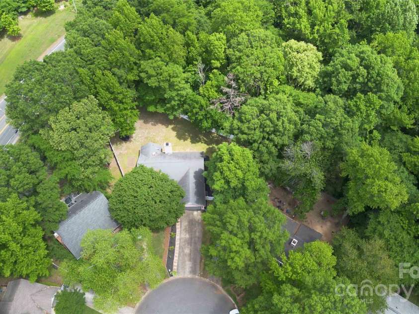 6736 Raeburn Lane, Charlotte, NC 28227.  MLS# CAR4307387, YatesRealty ID 11990. 