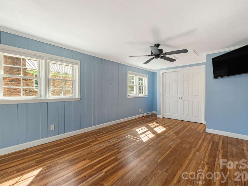1015 Mountain View Street, Hendersonville, NC 28739.  MLS# CAR4344804, YatesRealty ID 11991. Primary Bedroom
