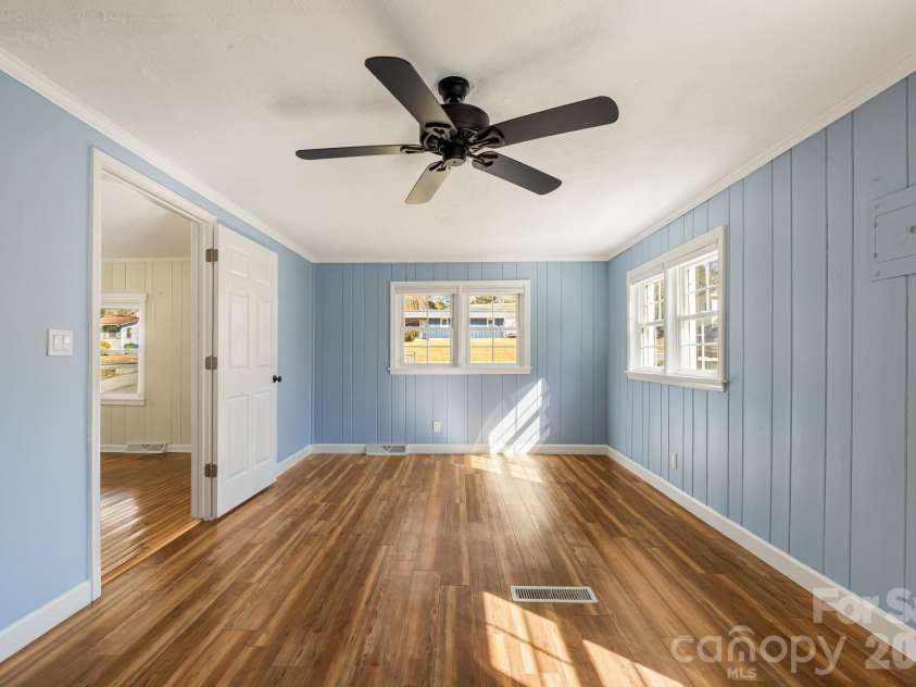 1015 Mountain View Street, Hendersonville, NC 28739.  MLS# CAR4344804, YatesRealty ID 11991. Primary Bedroom