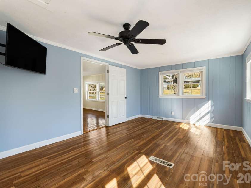 1015 Mountain View Street, Hendersonville, NC 28739.  MLS# CAR4344804, YatesRealty ID 11991. Primary Bedroom