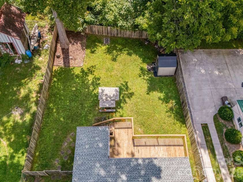 1015 Mountain View Street, Hendersonville, NC 28739.  MLS# CAR4425297, YatesRealty ID 11991. 