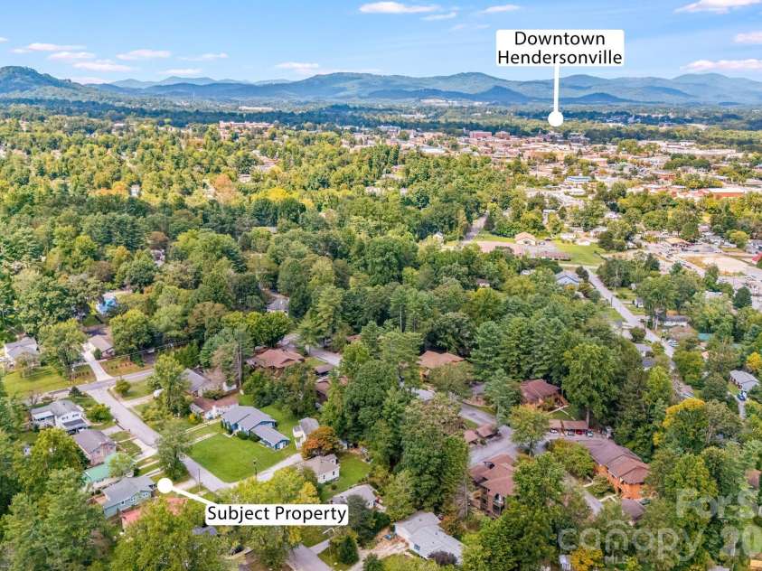 1015 Mountain View Street, Hendersonville, NC 28739.  MLS# CAR4425297, YatesRealty ID 11991. 