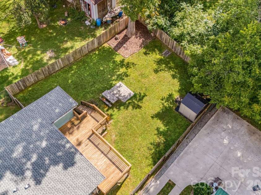 1015 Mountain View Street, Hendersonville, NC 28739.  MLS# CAR4425297, YatesRealty ID 11991. 