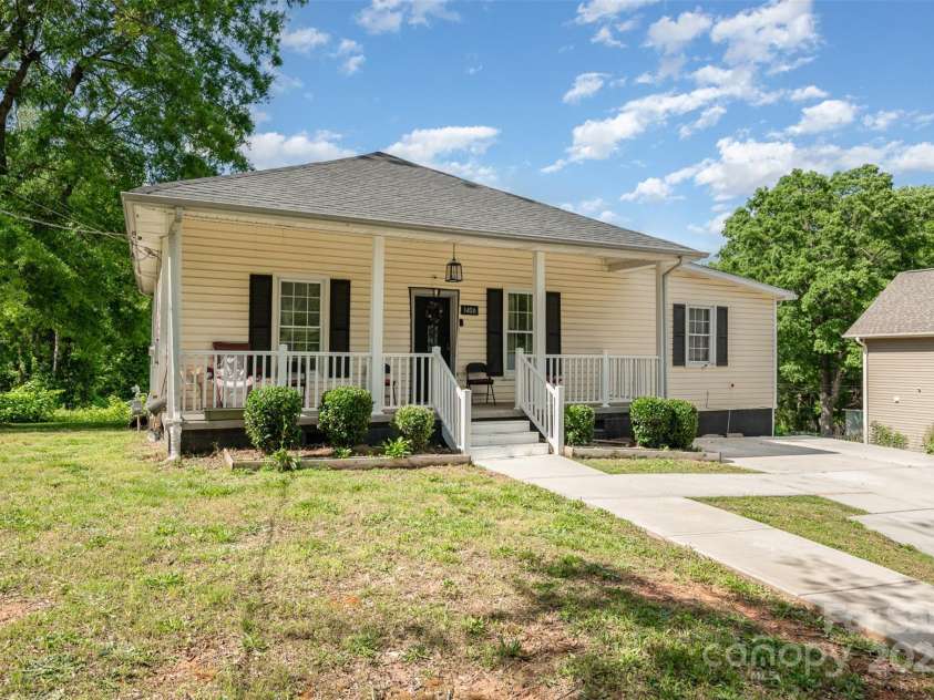 1406 Walnut Avenue, Gastonia, NC 28052.  MLS# CAR4254796, YatesRealty ID 11991. 