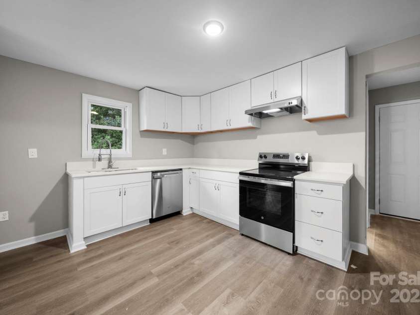1132 Perkins Street, Gastonia, NC 28054.  MLS# CAR4309178, YatesRealty ID 11993. 