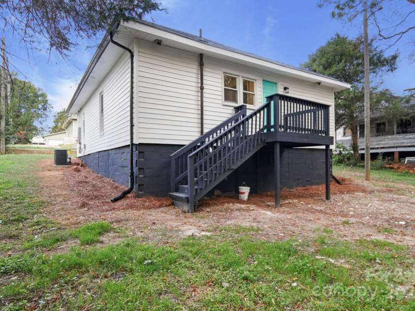 1132 Perkins Street, Gastonia, NC 28054.  MLS# CAR4309178, YatesRealty ID 11993. 