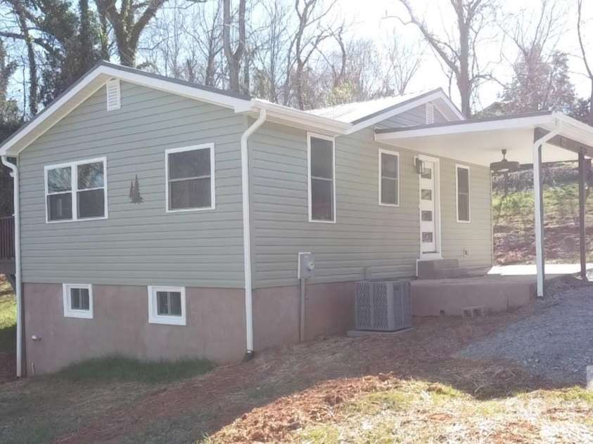 122 Lane Street, Morganton, NC 28655.  MLS# CAR4227499, YatesRealty ID 11994. 