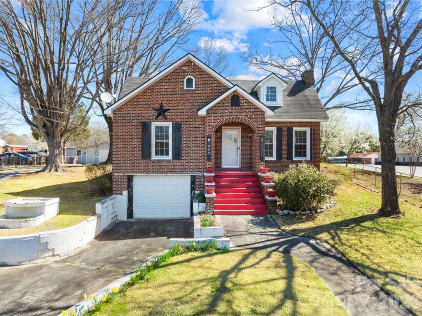 1302 A Street, Kannapolis, NC 28081.  MLS# CAR4356358, YatesRealty ID 11996. 