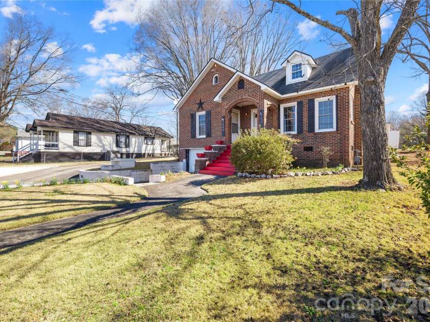 1302 A Street, Kannapolis, NC 28081.  MLS# CAR4356358, YatesRealty ID 11996. 