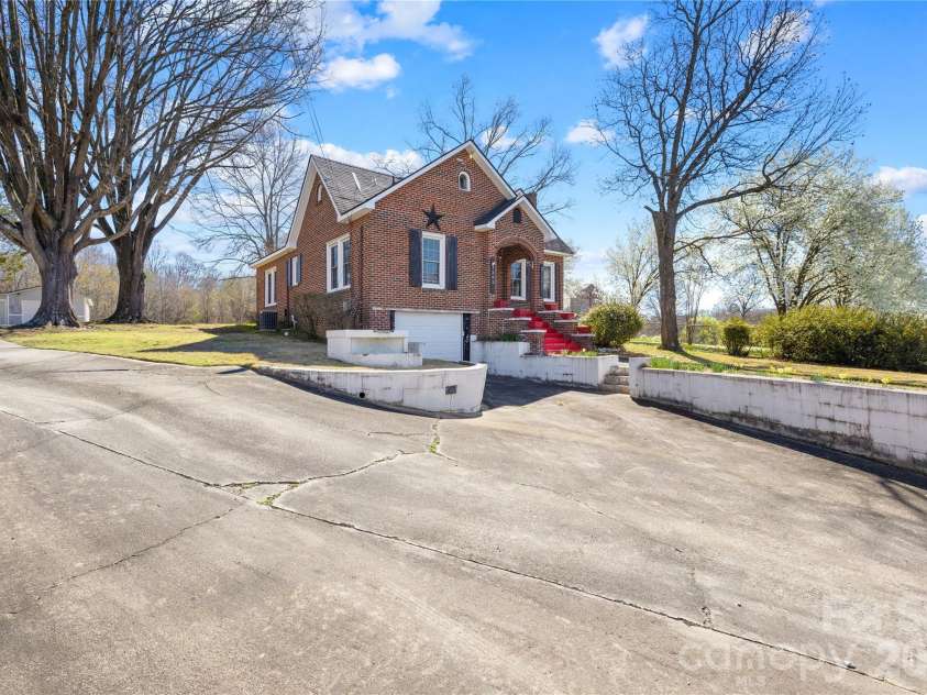 1302 A Street, Kannapolis, NC 28081.  MLS# CAR4356358, YatesRealty ID 11996. 
