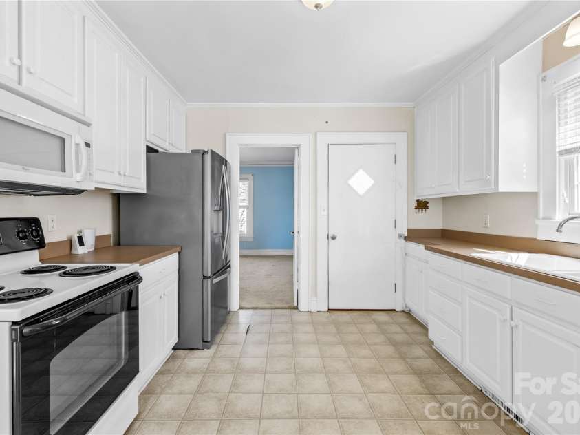 1302 A Street, Kannapolis, NC 28081.  MLS# CAR4356358, YatesRealty ID 11996. 