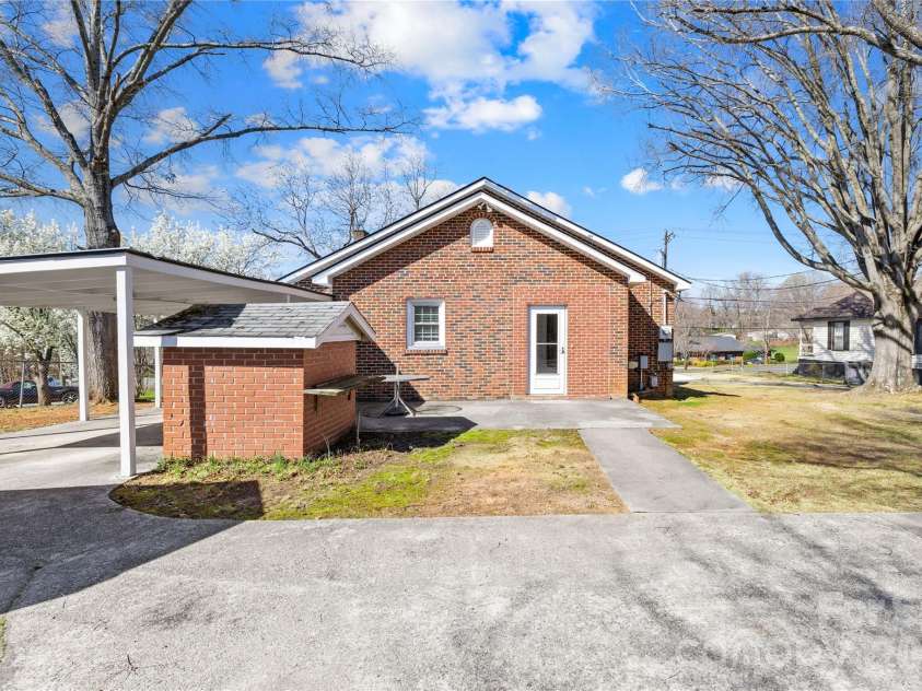 1302 A Street, Kannapolis, NC 28081.  MLS# CAR4356358, YatesRealty ID 11996. 