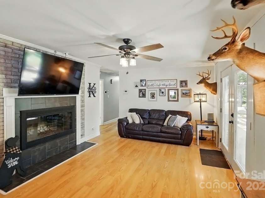 110 Tanglewood Drive, Kannapolis, NC 28081.  MLS# CAR4242023, YatesRealty ID 11997. 