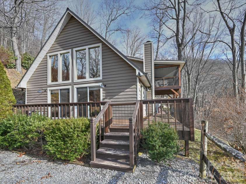 1954 Utah Mountain Road, Waynesville, NC 28785.  MLS# CAR4336522, YatesRealty ID 11998. Cozy Mountain Getaway