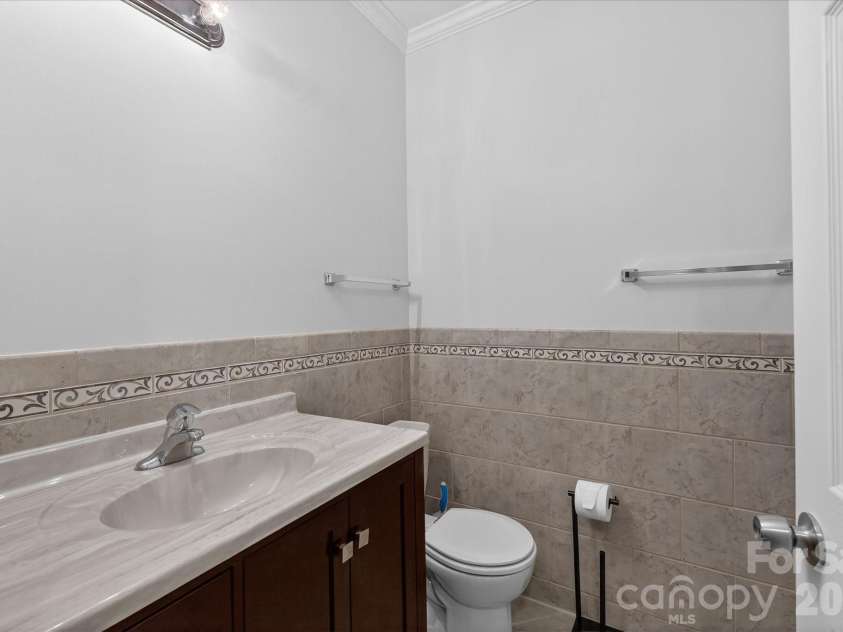 2141 Lord Proprietor Lane, Waxhaw, NC 28173.  MLS# CAR4350749, YatesRealty ID 11998. 