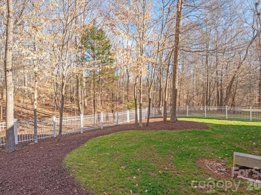 2141 Lord Proprietor Lane, Waxhaw, NC 28173.  MLS# CAR4350749, YatesRealty ID 11998. 