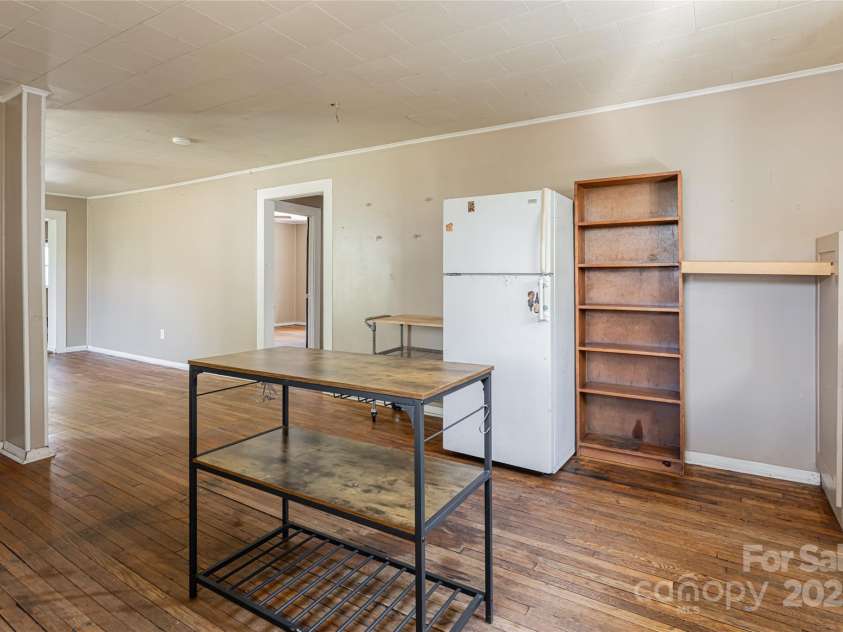 2 Evergreen Avenue, Asheville, NC 28806.  MLS# CAR4240201, YatesRealty ID 11999. 