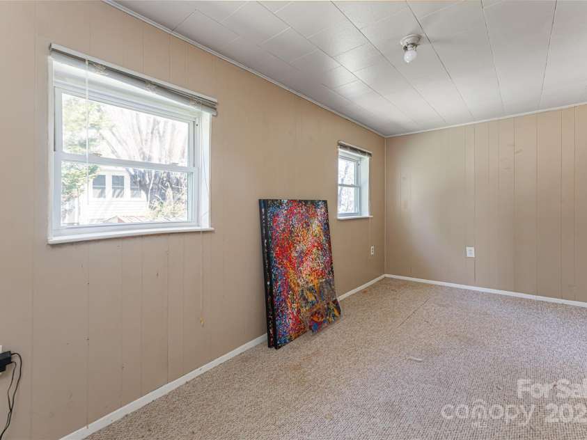 2 Evergreen Avenue, Asheville, NC 28806.  MLS# CAR4240201, YatesRealty ID 11999. 