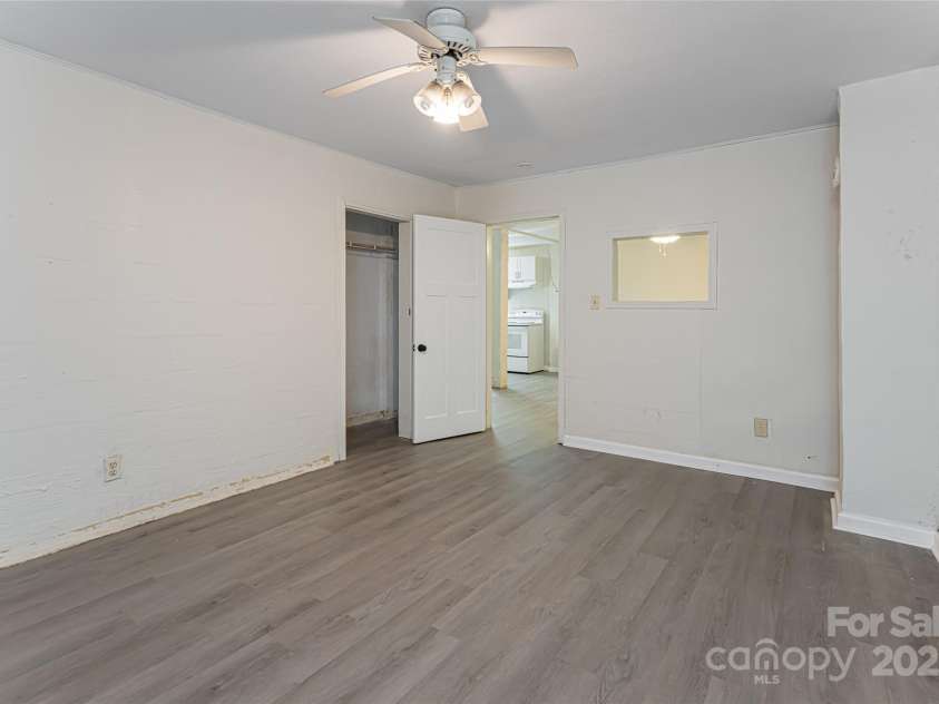 2 Evergreen Avenue, Asheville, NC 28806.  MLS# CAR4240201, YatesRealty ID 11999. 