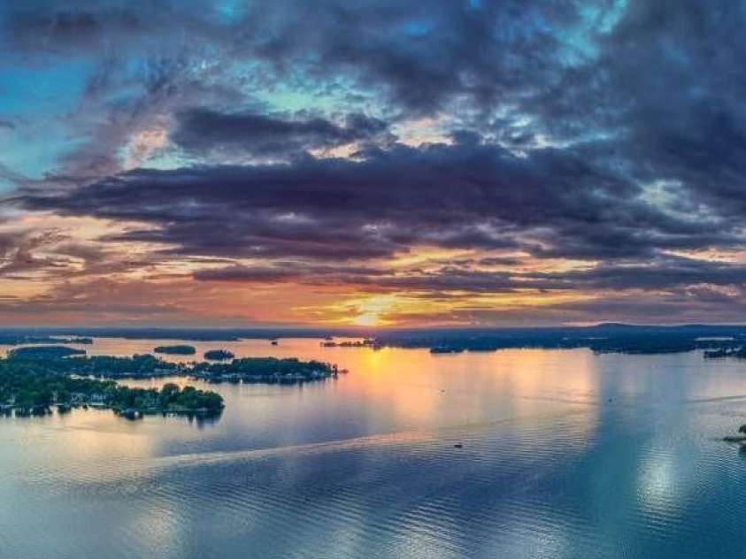 1430 Samuel Spencer Parkway, Davidson, NC 28036.  MLS# CAR4305336, YatesRealty ID 12. 550 miles of shoreline, Lake Norman is 10-15 minutes away from Davidson Woods.