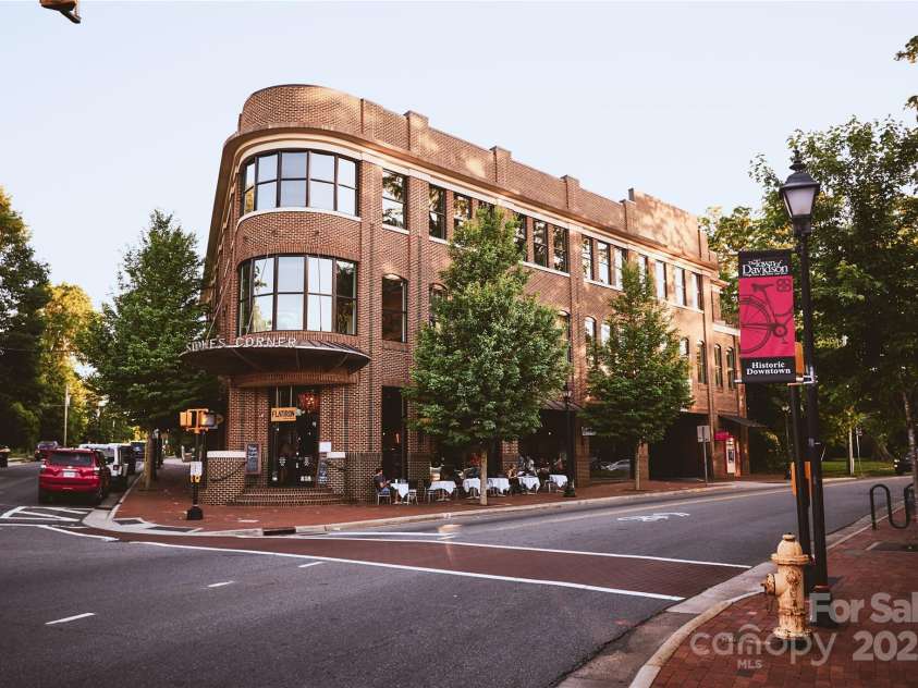 1430 Samuel Spencer Parkway, Davidson, NC 28036.  MLS# CAR4305336, YatesRealty ID 12. Davidson has a vibrant downtown.