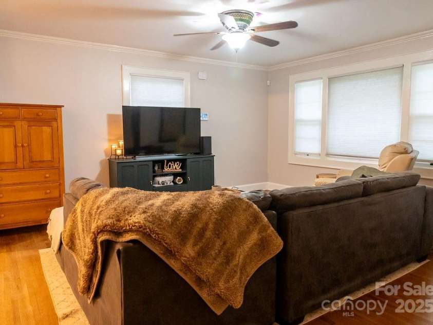 1700 Oakwood Avenue, Kannapolis, NC 28081.  MLS# CAR4284872, YatesRealty ID 120. 