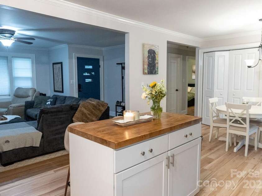 1700 Oakwood Avenue, Kannapolis, NC 28081.  MLS# CAR4284872, YatesRealty ID 120. 